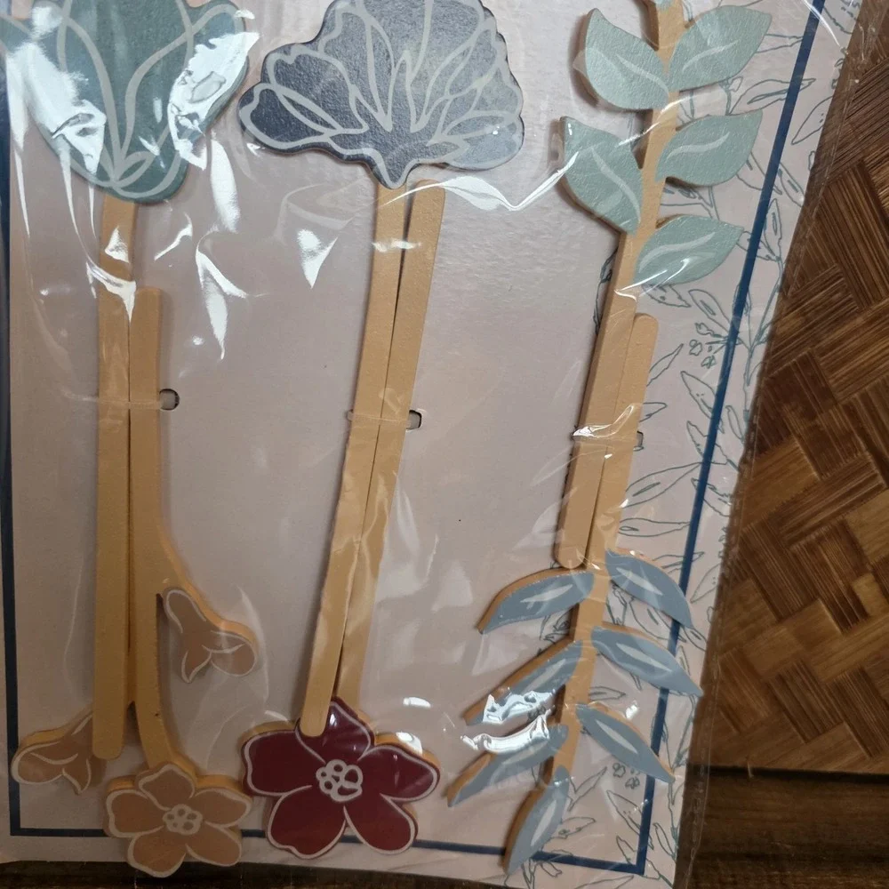 BRAND NEW Wood‎ Floral Stems 6 Ct Per Package Crafts Decor